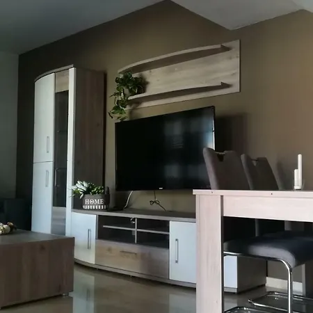 Dom wakacyjny Beautiful Duplex With Jacuzzi